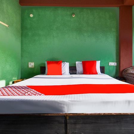 Oyo Flagship Vibes Hotel Nālāgarh Kültér fotó