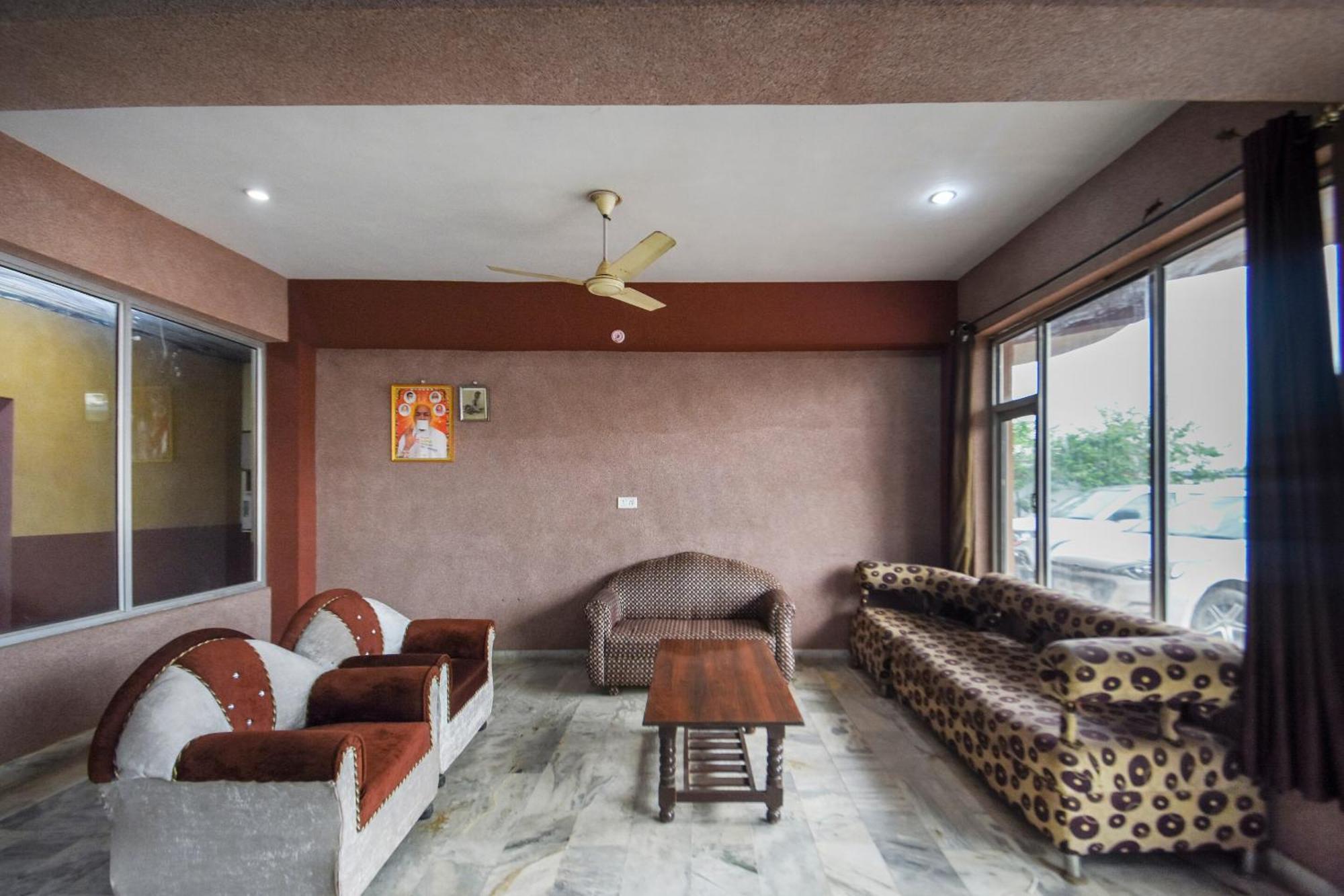 Oyo Flagship Vibes Hotel Nālāgarh Kültér fotó