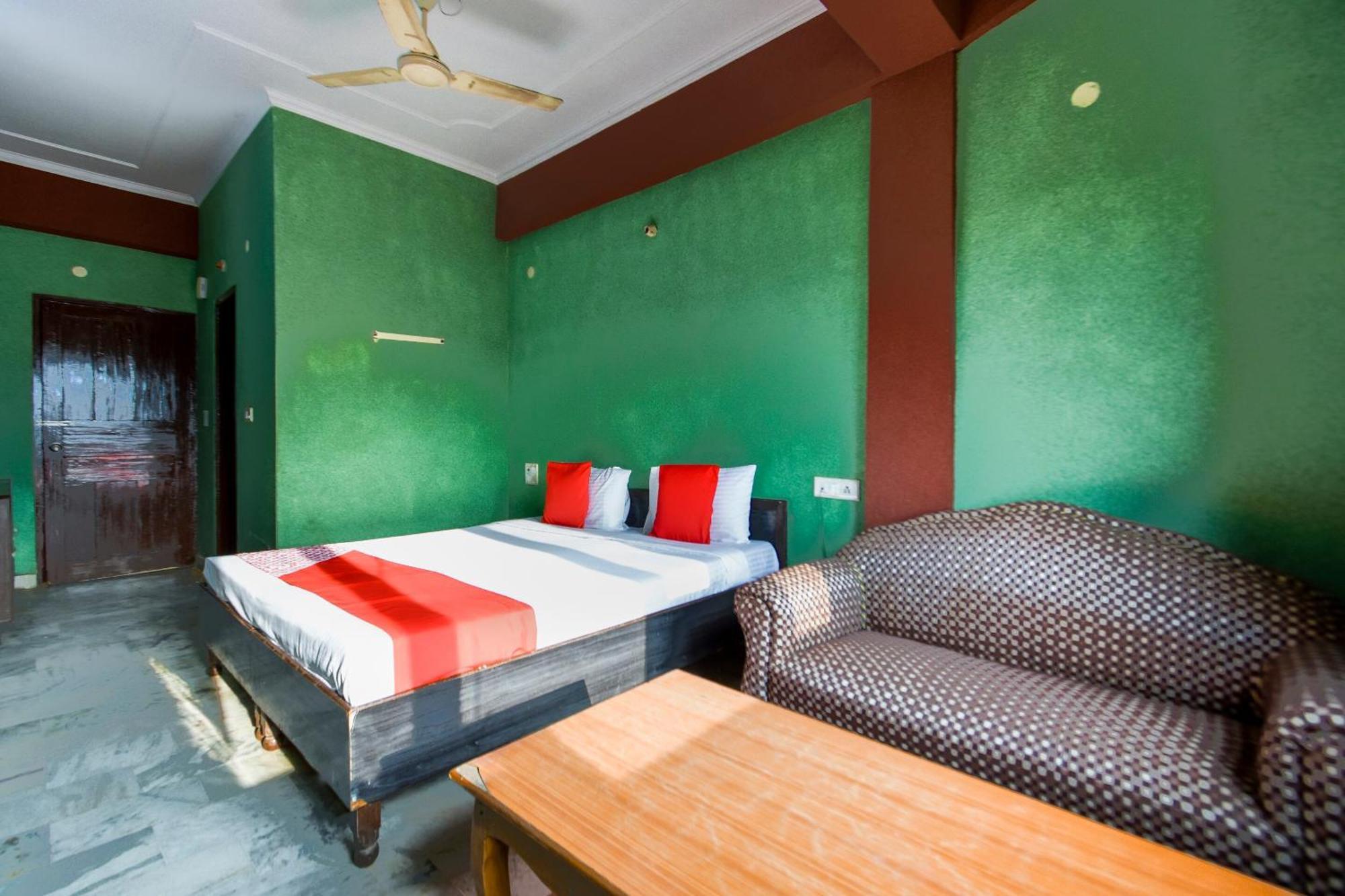 Oyo Flagship Vibes Hotel Nālāgarh Kültér fotó