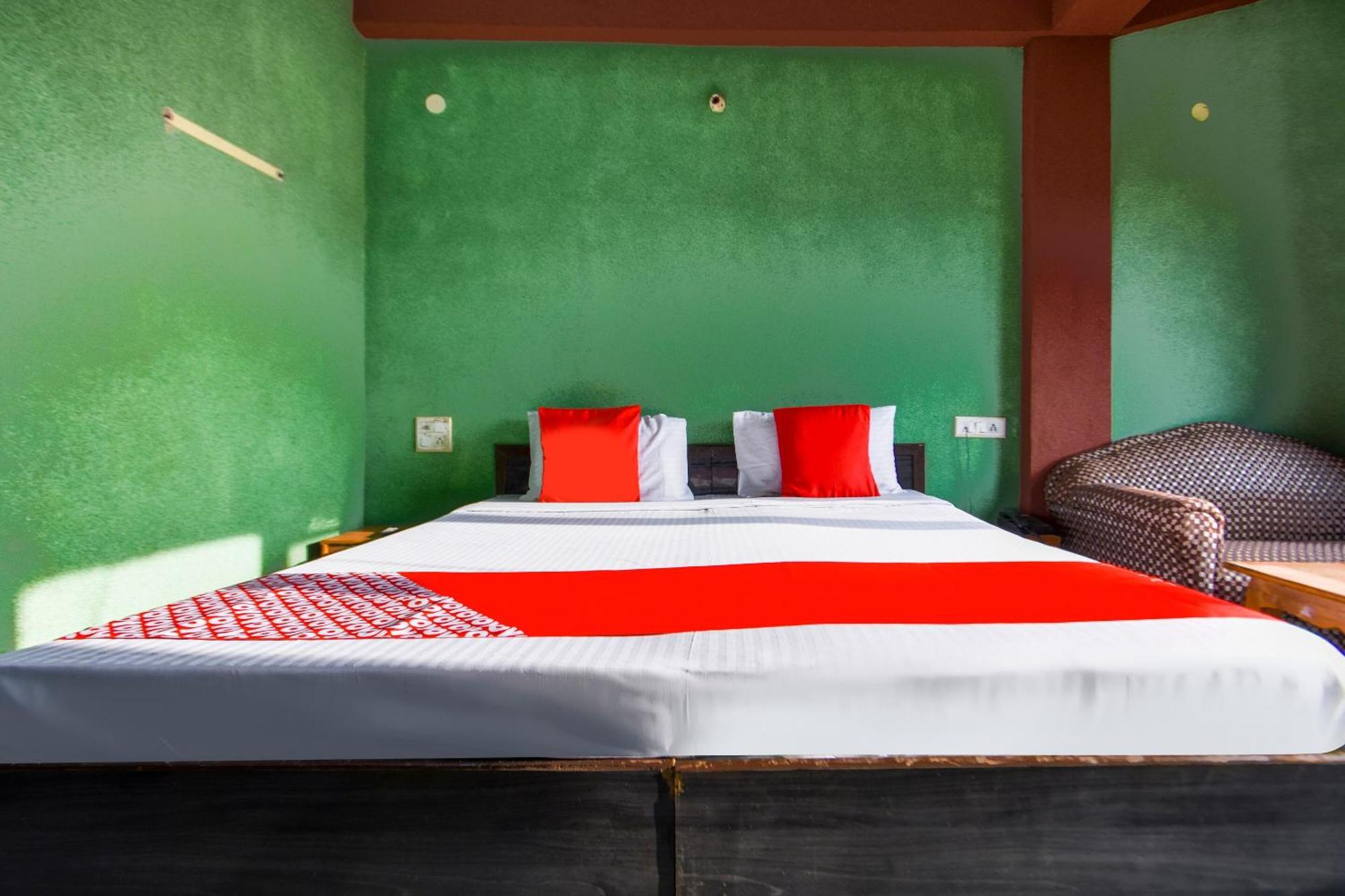 Oyo Flagship Vibes Hotel Nālāgarh Kültér fotó